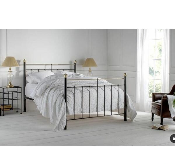 تخت خواب فلزی دو نفره DS مدل M17