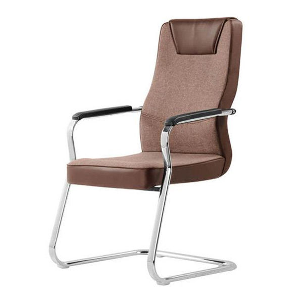 صندلی کنفرانسی رایانه صنعت مدل دلتا C908z بسیار مستحکم و با کیفیت است و مدلی ساده اما شکیل دارد