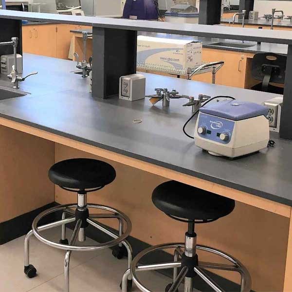 تابوره آزمایشگاهی پایه متحرک و مستحکم با پایه استیل