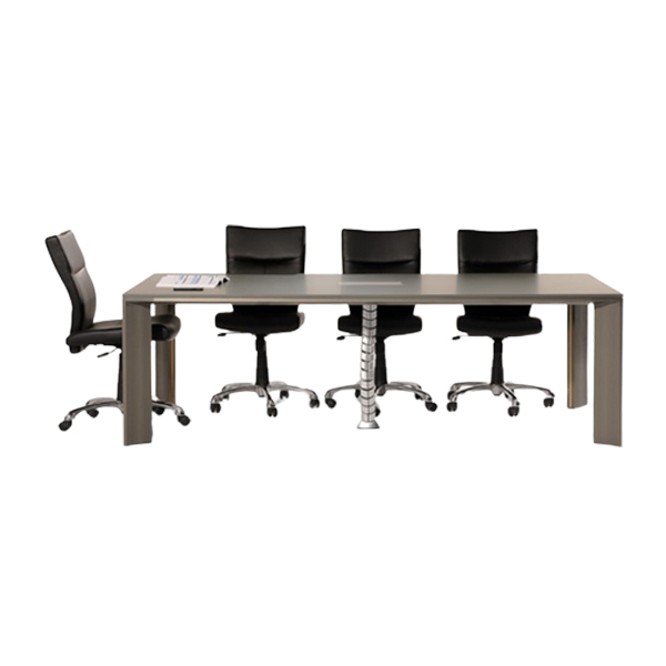 میز کنفرانس 8 نفره جلیس مدل لاوان که از جنس چوب ام دی اف ساخته شده و 4 عدد صندلی دور تا دور آن قرار گرفته است.