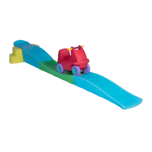 سطح شیبدار ساحل به همراه ماشین قرمز