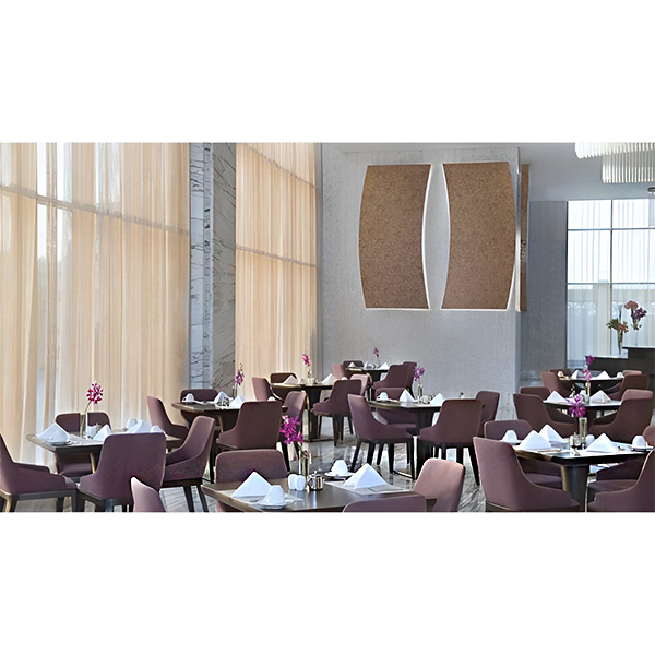 صندلی بدون دسته نظری مدل پارما P930 در نمای رستوران